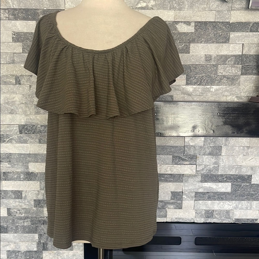 Style & Co. Ruffled off the Should top 2X Olive Drab